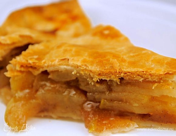 А вот и наш первый кусочек... ))))) А еще ОЧЕНЬ ВКУСНО с шариком ванильного мороженого!....