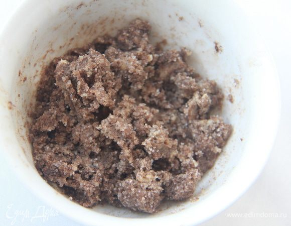 Сахар растирать не нужно, просто всё перемешать.