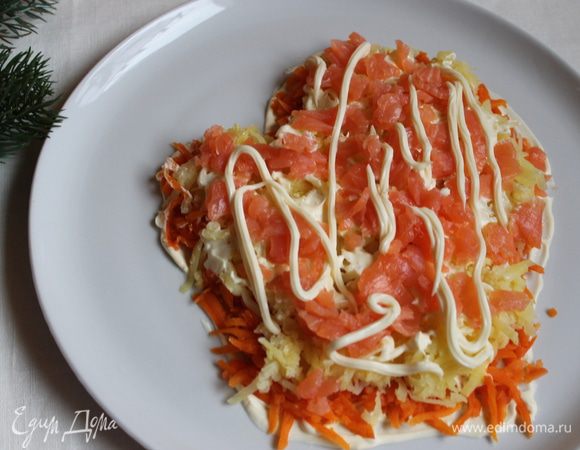 Теперь рыбу и майонез.