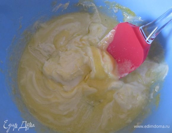 Смешать с размягченным сливочным маслом.