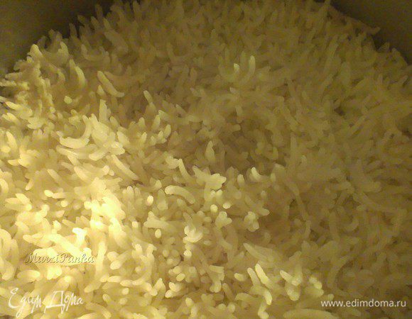 Отвариваем рис. Нам нужно будет от 1 до 1,5 стаканов уже ОТВАРНОГО риса.