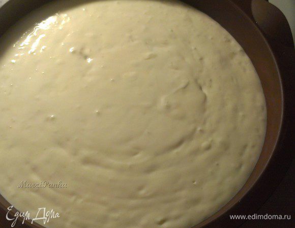 Сверху вафельки - творожную массу.