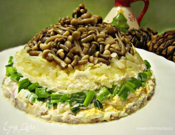 Наша "Грибная поляна" готова. Все к столу! Приятного аппетита!