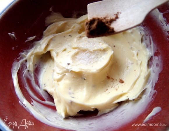 Добавим корицу из сундучка и ванильный сахар.