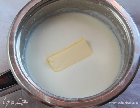 В конце добавить сливочное масло.