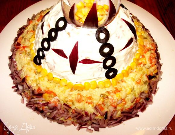 А дальше украсить по своему усмотрению. Главное, чтобы максимально было похоже на царскую шапку.