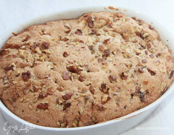 Выпекать при 160°С примерно 50 минут (возможно, больше или меньше, ориентируйтесь по своей духовке и на высоту формы).