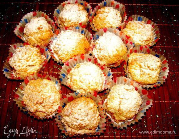 Сочетание ванили, белого шоколада и кедровых орешков очень и очень магически действует на аппетит! С горячим чаем или кофе просто наслаждение!