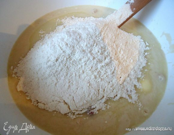 Муку просеять.
