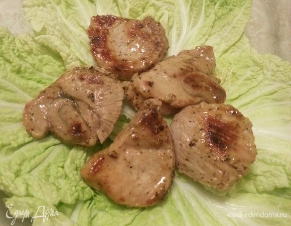 Мои любят съесть вот так. Можно приготовить гарнир (я бы предпочла рис) и использовать соус, получившийся из сыворотки.