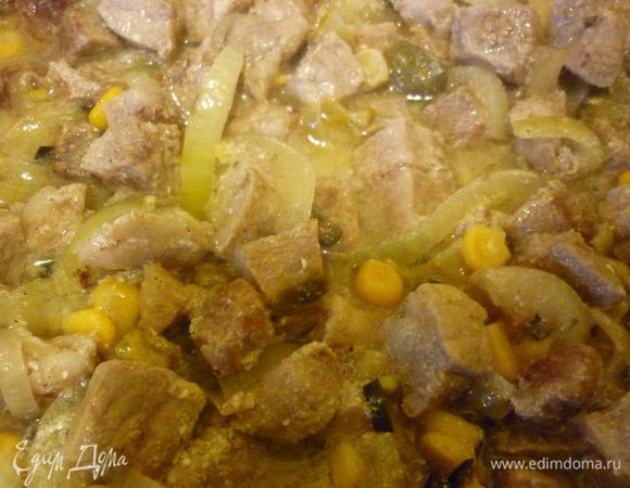 Вот оно, мягкое, нежное, с оливковым привкусом. Теперь надо попробовать на соль. При необходимости посолить, обязательно поперчить и потомить еще пару минут.