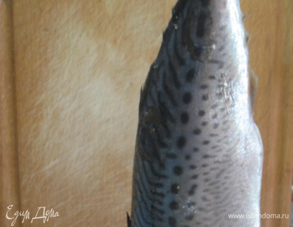 Перед подачей подвешиваем и даем ей стечь (так она вкуснее получается). Но здесь можете экспериментировать, и попробовать сразу после маринада. Натираем маслом. 