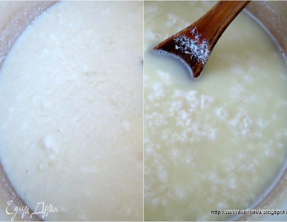 Творог, если он хранился в морозильной камере, разморозить. Сложить в кастрюлю, залить молоком. Поставить на средний огонь, нагревая довести до свертывания молока, оно поменяет цвет. Не кипятить.