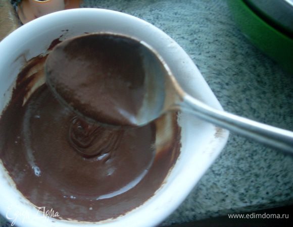 Добавить молоко до консистенции не густой сметаны.