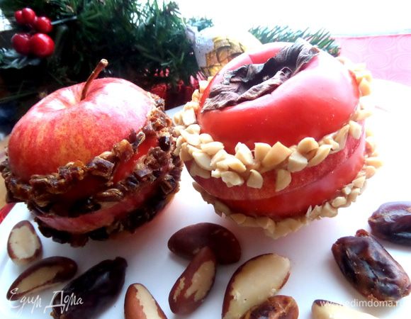 Вот они красавцы))) Если прокатывать слои по частям,то можно чередовать в одном сэндвиче и орехи и финики.