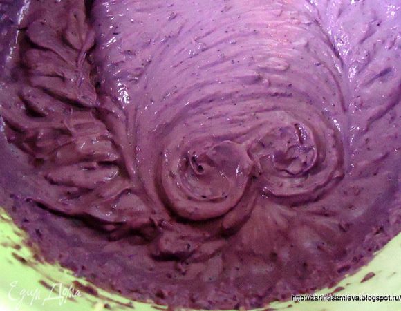 Все хорошо взбить миксером до полного объединения.