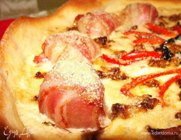 Аромат белых грибов, очень нежных на вкус, утопающих в белом соусе.... пикантная нотка оливки с тонким перышком перчика.... тающий во рту гребешок, вобравший в себя сок и запах бекона... и все это под пелеринкой изысканного пармезана... Что еще нужно? да ничего! только время для наслаждения)))))))