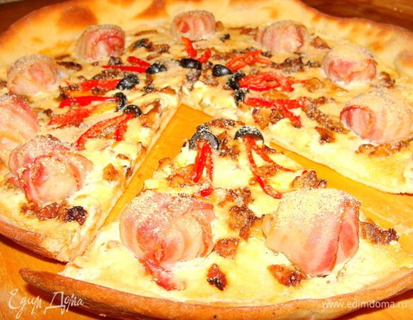 А вот и вам кусочек! Угощайтесь на здоровье! 