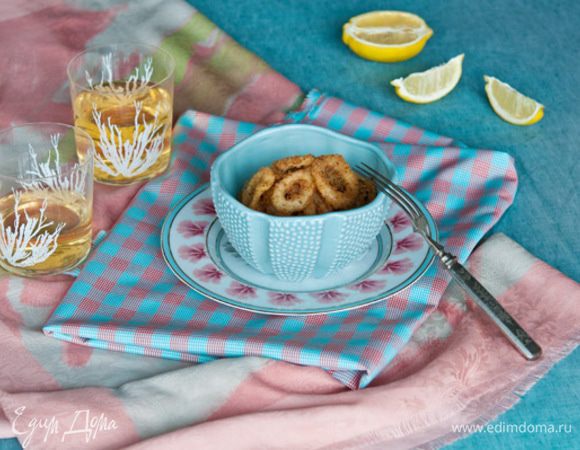 Подавать с дольками лимона. 