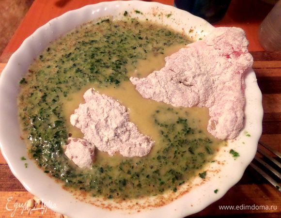 Затем в яичную смесь.