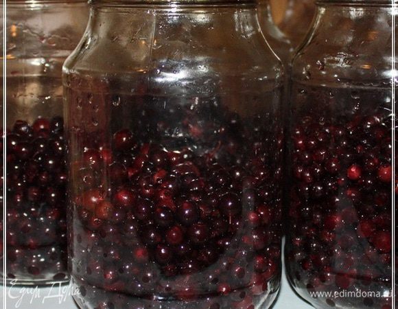 Распределяем ягоды по банкам так, чтобы…,  в общем – как на картинке. Зачем? А для дальнейшего удобства.