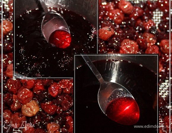 И снова откидываем ягоды через сито. А полученный сироп смешиваем с «водочной» вытяжкой» и хорошо перемешиваем. У меня, в силу сказанного об излишке сахара, получился весьма густой и сладкий ликер практически.