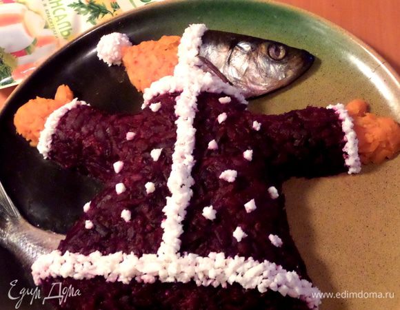 Украшаем крошкой из белка нашу шубку...