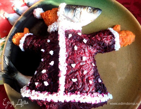 Делаем снежинки из белка на наряде.