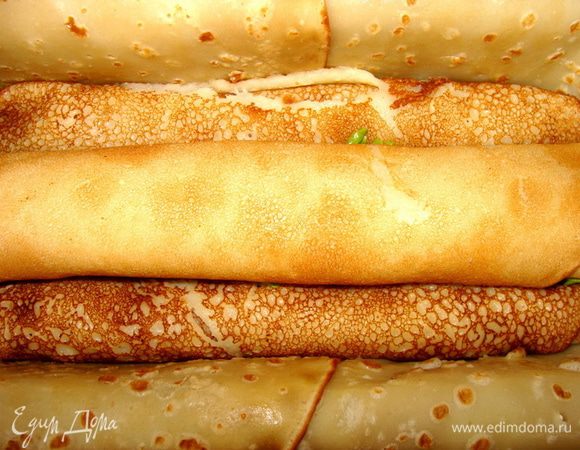 Следующий слой наоборот. В центре мясной блинчик, 