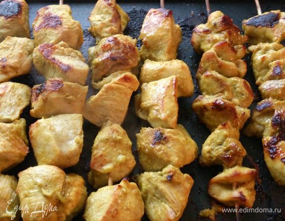 Обжарить под грилем 7-8 минут, перевернуть и обжарить еще 5 минут с другой стороны. Или просто запечь в духовке при 200 С 20 минут.