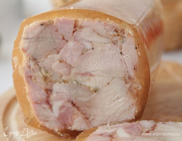 Достать пакет, остудить и убрать в холодильник часа на 2-3 (лучше на ночь), затем аккуратно пакет разрезать и достать сальтисон.