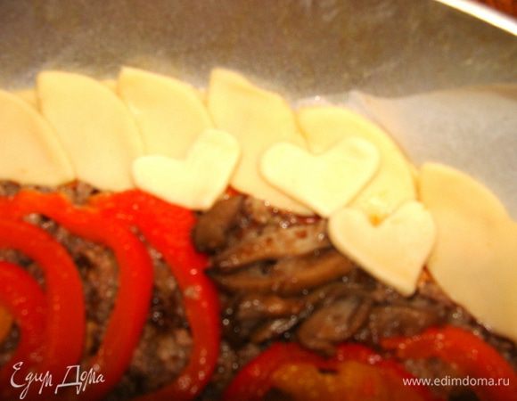 В некоторых местах поместить дополнительно сердечки и цветочки.