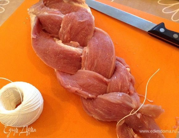 Заплести косу.