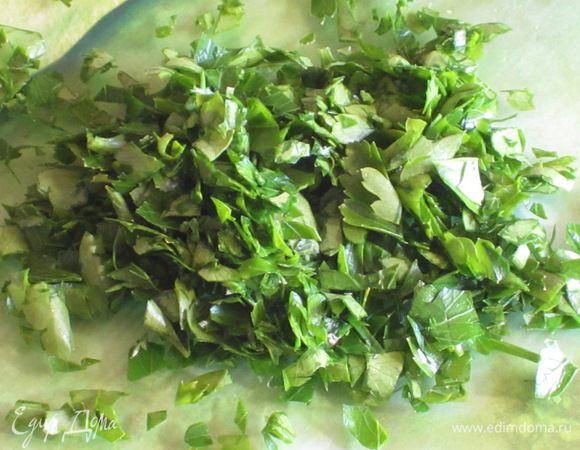 Петрушку порубить.