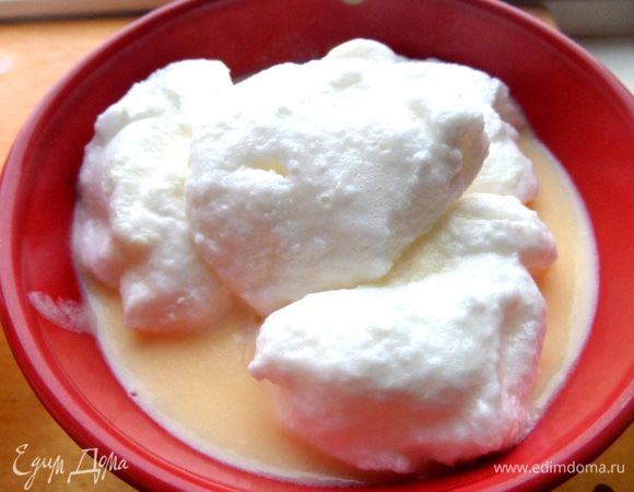 Или подать в большой пиалке с остальными снежками!