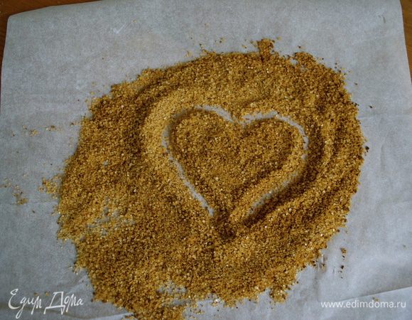 Смешать сахар (я брала коричневый) и растворимый кофе.