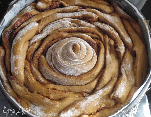 Поставить в тёплое место на расстойку на 30 минут.