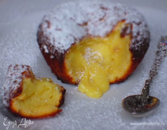 Oстудить кексы 5 минут и сразу же подавать. Приятного аппетита:)