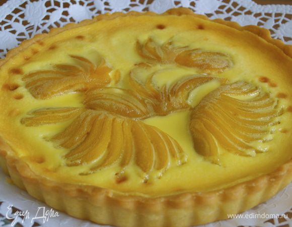 Достать тарт из духовки и перед подачей дать полностью остыть! Переложить на сервировочное блюдо. 