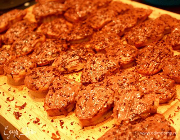 И можно класть в герметичную форму и в холодильник. Даже через пару дней, кексики очень вкусные, и сочные за счет апельсинового сока и орешков!