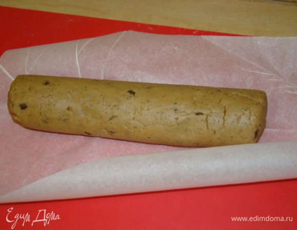 Свернуть в колбаску, обернуть пищевой пленкой или пергаментом. Заморозить.