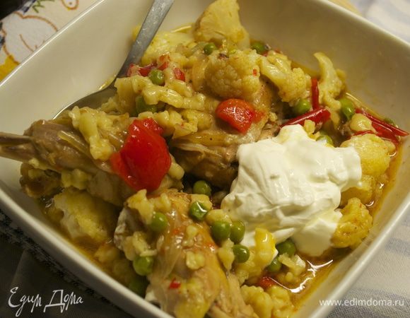 Снять с огня, добавить сметану, посыпать паприкой и подать на стол. Приятного аппетита!!! Я очень надеюсь, что Вам захотелось попробовать это вкусное, аппетитное и такое по-зимнему уютное блюдо!!! ))))