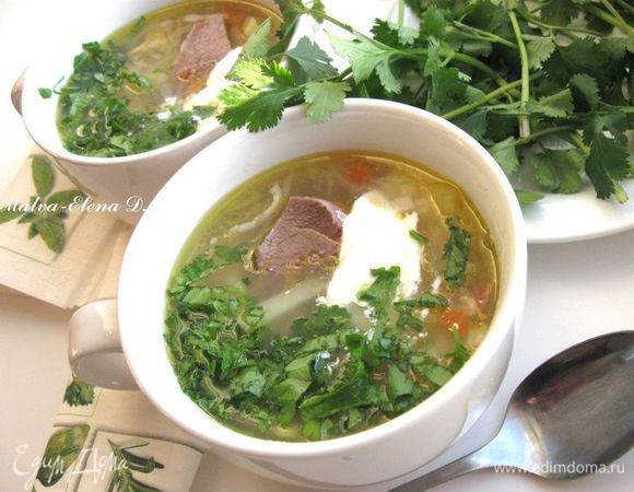 При подаче на стол  посыпать измельченной петрушкой и положить по 1 ст. л. сметаны.

