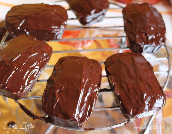 А теперь надо дать шоколаду застыть, но у меня как всегда не было удержу и я их пробовала уже сразу. Угощайтесь! Вкусно!!!