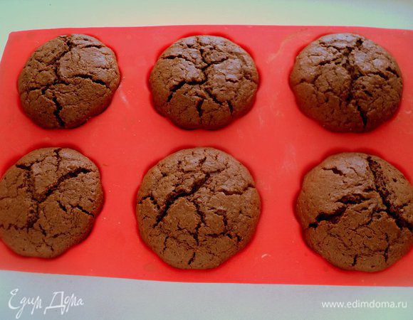 Выпекать в духовке при температуре 180 градусов 25-30 минут.