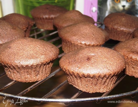 Готовые капкейки отправляем на решетку полностью охладиться.