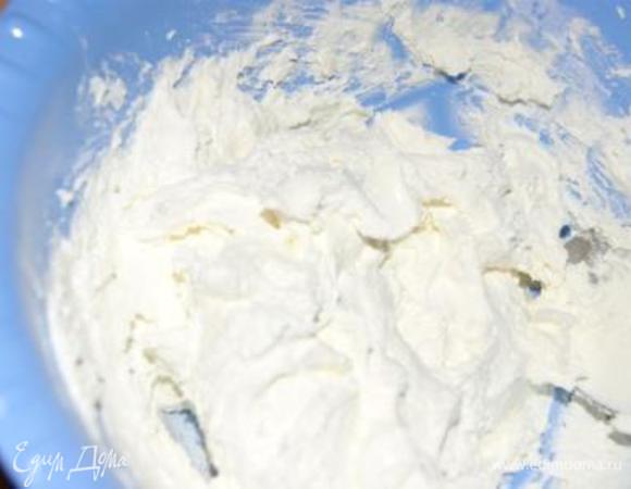 Добавить крахмал, тщательно перемешать.