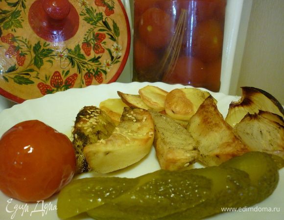 С огурчиком? Или с помидорчиком? И то, и другое? и без хлеба? На здоровье...