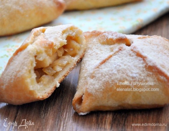 Готовые пирожки остудить и посыпать сахарной пудрой. Все!!!!!!!!!!!! 