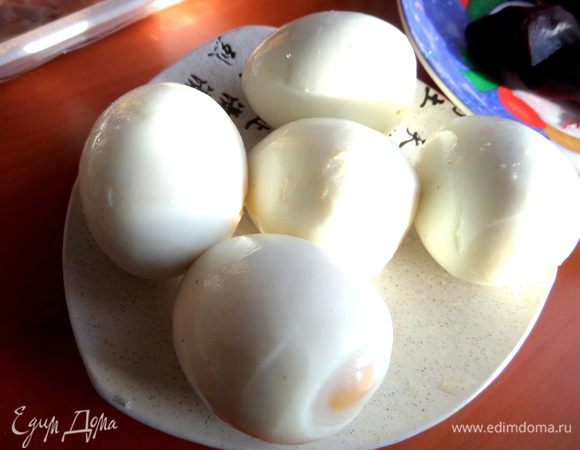 Если не хотите мариновать, можно просто отварить яйца.